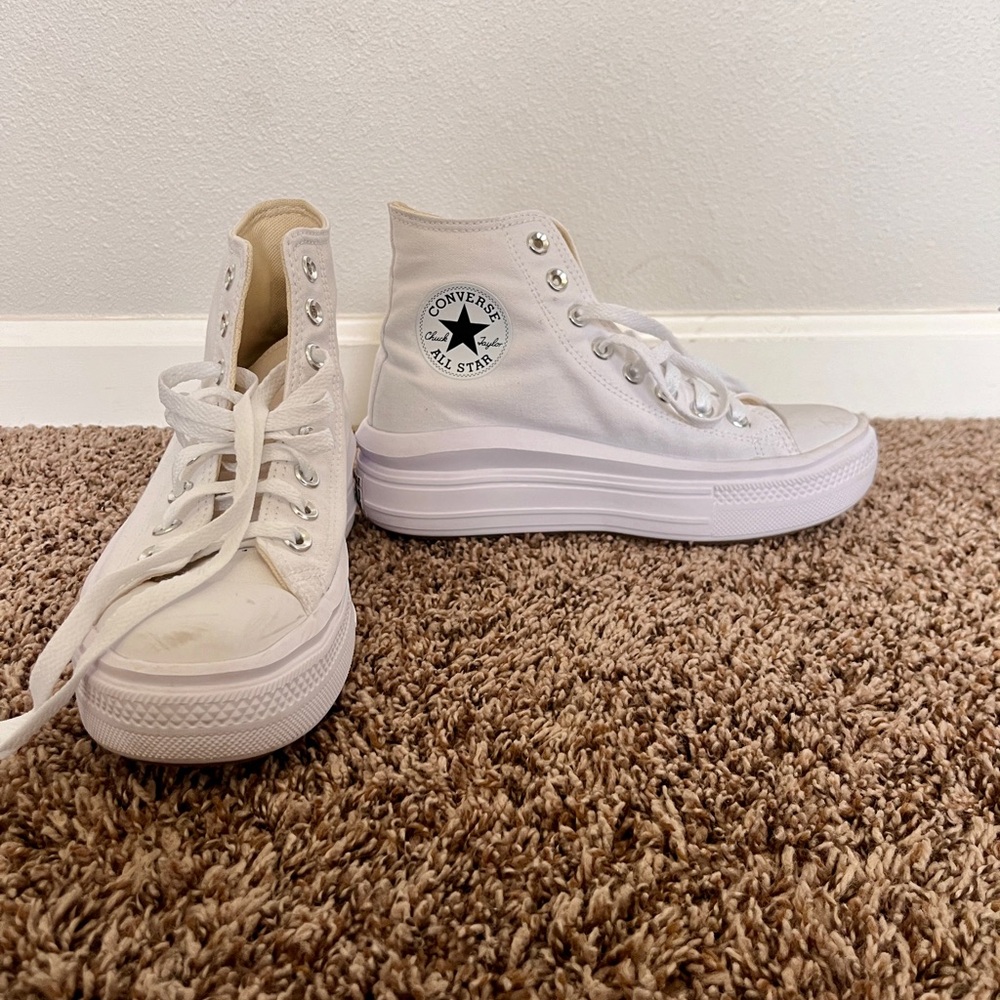 Size 7 White Platform Converse